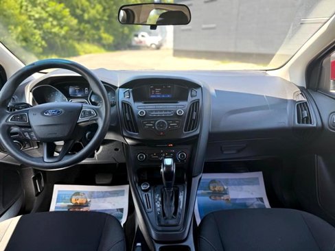 Used 2016 Ford Focus SE image 17