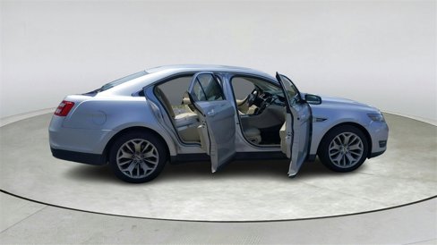 Used 2018 Ford Taurus Limited image 14