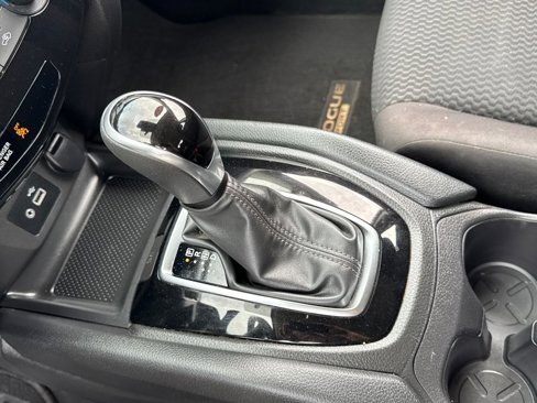 Used 2020 Nissan Rogue Sport S image 19