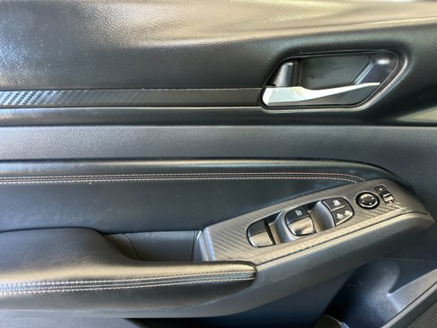 Used 2022 Nissan Altima 2.5 SR image 11