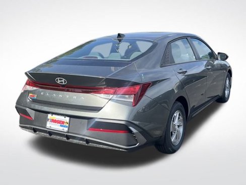 New 2025 Hyundai Elantra SE image 5