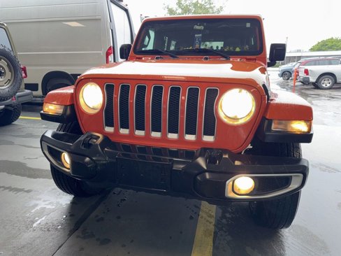 Used 2018 Jeep Wrangler Unlimited Sahara image 2