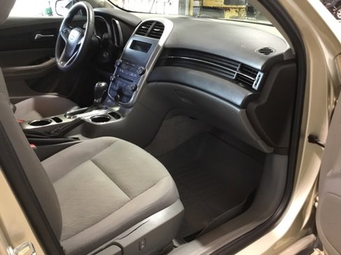 Used 2015 Chevrolet Malibu LS image 41