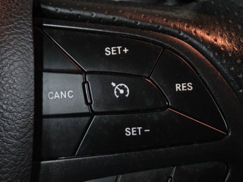 Used 2018 Dodge Challenger SXT w/ Blacktop Package image 33