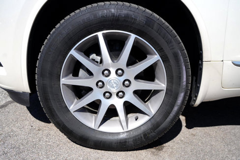 Used 2014 Buick Enclave Leather w/ LPO, Cargo Convenience Pkg image 11