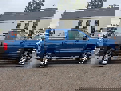 Used 2018 Chevrolet Silverado 1500 LT w/ LT Eassist Package image 6