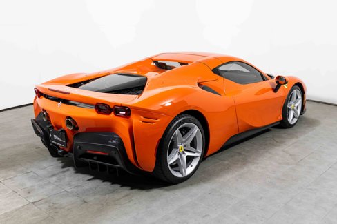 Used 2024 Ferrari SF90 Spider image 18