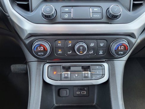 Used 2023 GMC Acadia SLT image 13