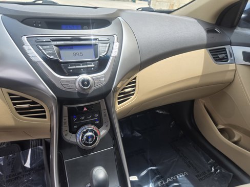 Used 2013 Hyundai Elantra GLS w/ Preferred Pkg image 13