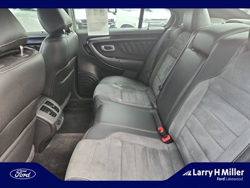 Used 2015 Ford Taurus SHO image 17