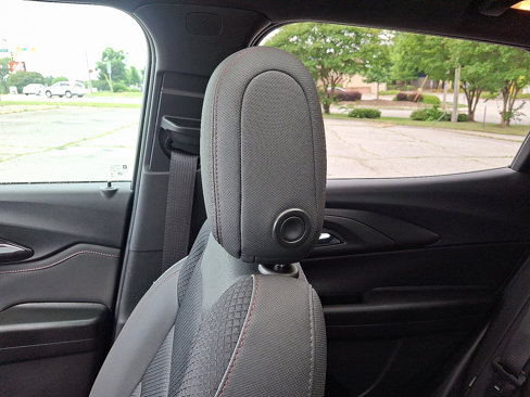 Used 2022 Chevrolet TrailBlazer RS w/ Sun and Liftgate Package image 17