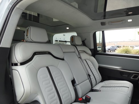 Used 2024 Rivian R1S Adventure image 22