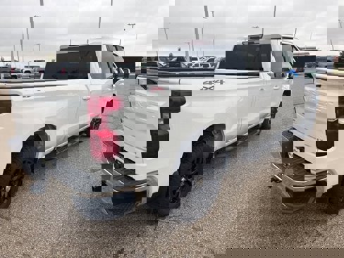 Used 2019 Chevrolet Silverado 1500 LT w/ Convenience Package image 3