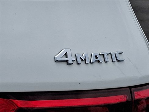 Used 2022 Mercedes-Benz GLB 250 4MATIC image 30