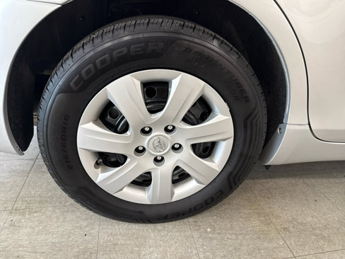 Used 2010 Toyota Camry LE image 62