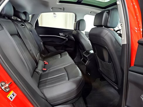 Used 2021 Audi e-tron Premium w/ Black Optic Package image 49