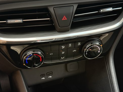 Used 2024 Buick Encore GX Sport Touring image 22