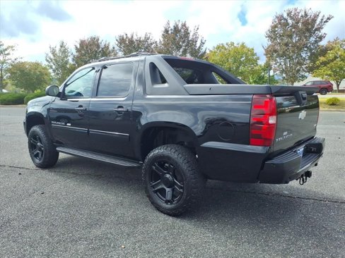 Used 2012 Chevrolet Avalanche LT image 13