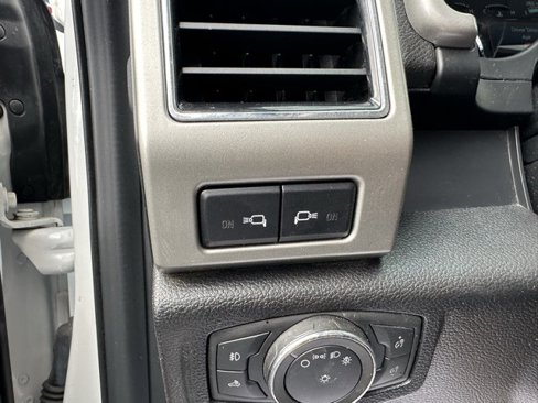 Used 2020 Ford F150 Lariat w/ Equipment Group 502A Luxury image 21