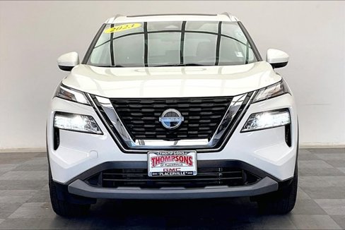 Used 2023 Nissan Rogue SV w/ SV Premium B Package image 2