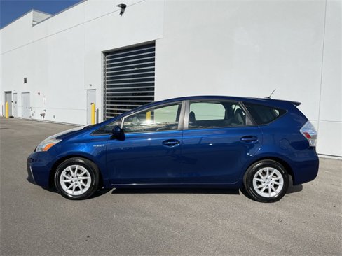 Used 2014 Toyota Prius V Three image 2