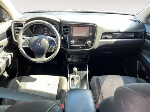 Used 2020 Mitsubishi Outlander ES image 10
