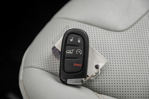 Used 2021 Jeep Cherokee Limited image 68