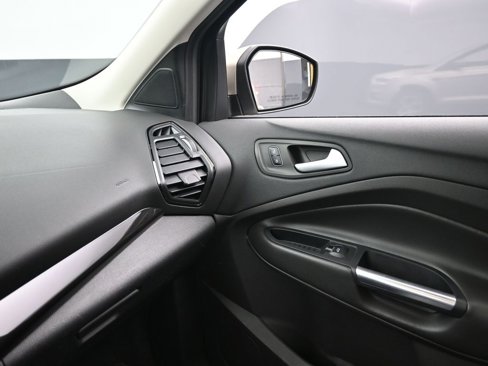Used 2017 Ford Escape Titanium image 23