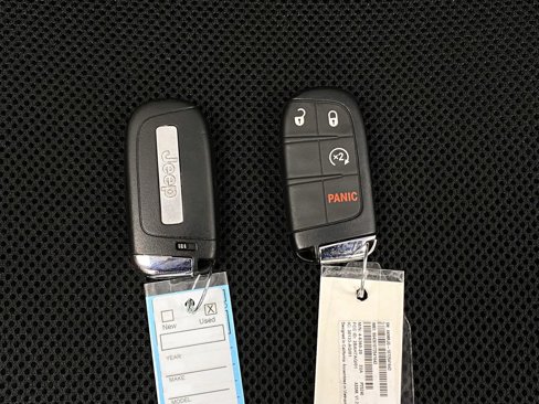 Used 2024 Jeep Compass Latitude image 9
