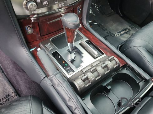 Used 2011 Lexus LX 570 4WD w/ Luxury Pkg image 32