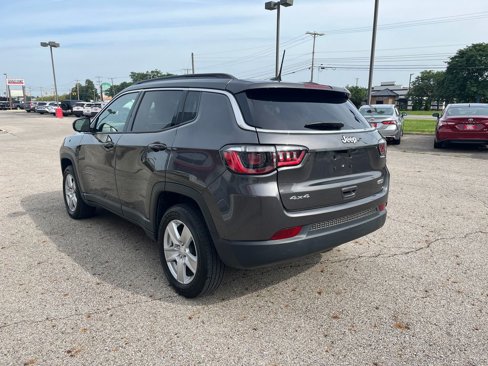Used 2022 Jeep Compass Latitude w/ Convenience Group image 3