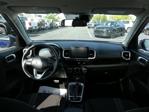 Used 2024 Hyundai Venue SEL image 30