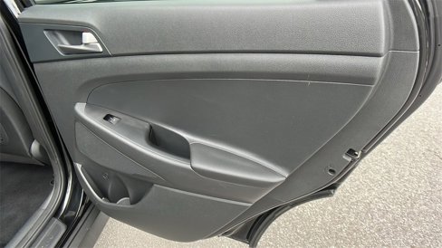 Used 2018 Hyundai Tucson SE w/ Cargo Package image 17
