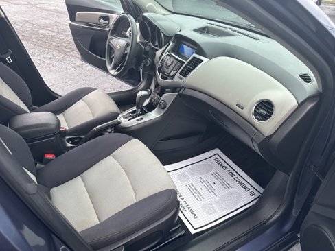 Used 2014 Chevrolet Cruze LS image 15