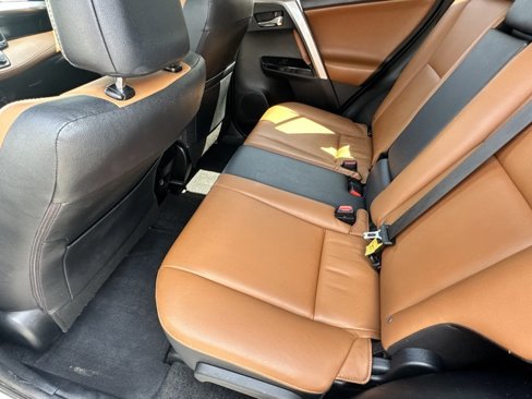 Used 2018 Toyota RAV4 Limited image 7