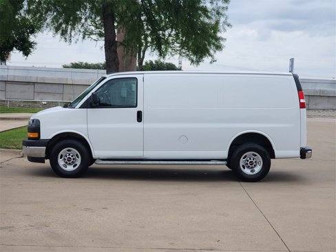 Used 2023 GMC Savana 2500 w/ Driver Convenience Package image 4