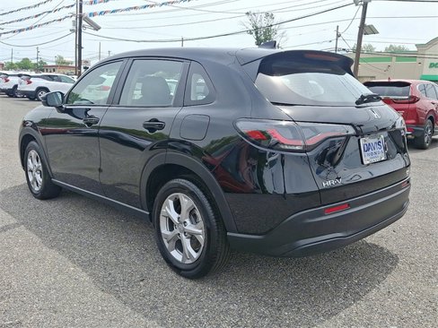 Certified 2025 Honda HR-V LX image 4