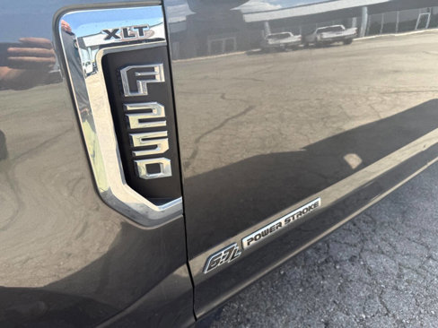Used 2019 Ford F250 XLT w/ XLT Value Package image 11