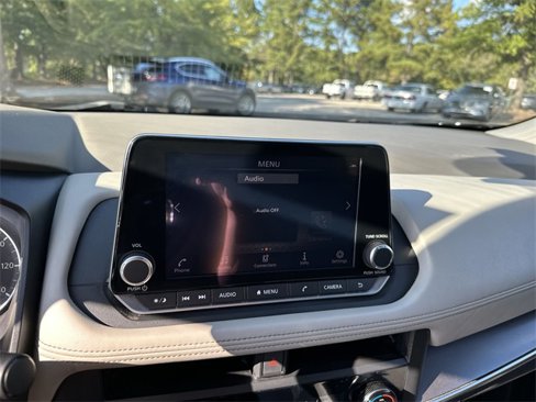Used 2023 Nissan Rogue SV image 18