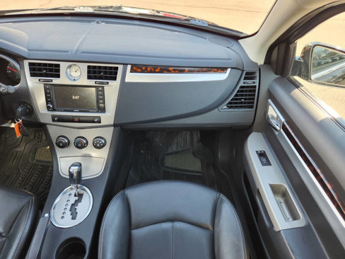 Used 2010 Chrysler Sebring Limited image 17