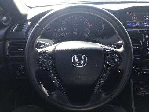 Used 2016 Honda Accord Touring image 7
