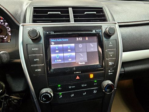 Used 2017 Toyota Camry LE image 19