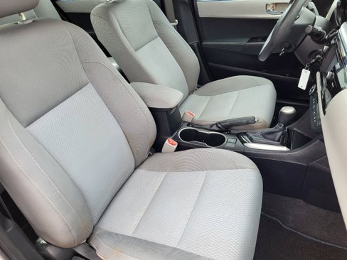 Used 2016 Toyota Corolla image 17