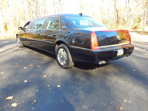 Used 2011 Cadillac DTS Limousine image 4