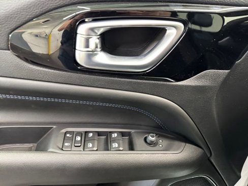 New 2026 Jeep Compass Latitude image 8