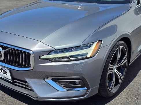Used 2019 Volvo S60 T5 Inscription image 11