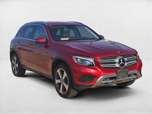 Used 2017 Mercedes-Benz GLC 300 4MATIC image 3
