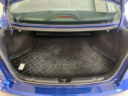 Used 2018 Kia Forte LX w/ LX Rear Camera Package image 6