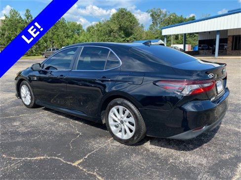 Used 2023 Toyota Camry LE image 12