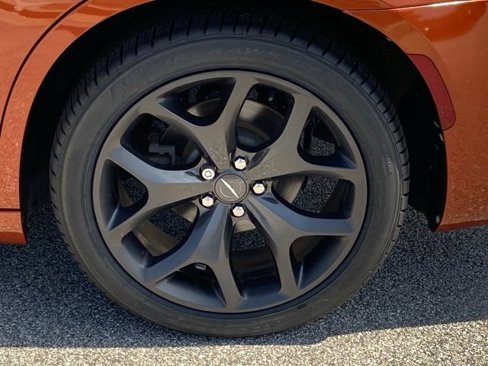 Used 2021 Chrysler 300 Touring w/ Sport Appearance Package image 31